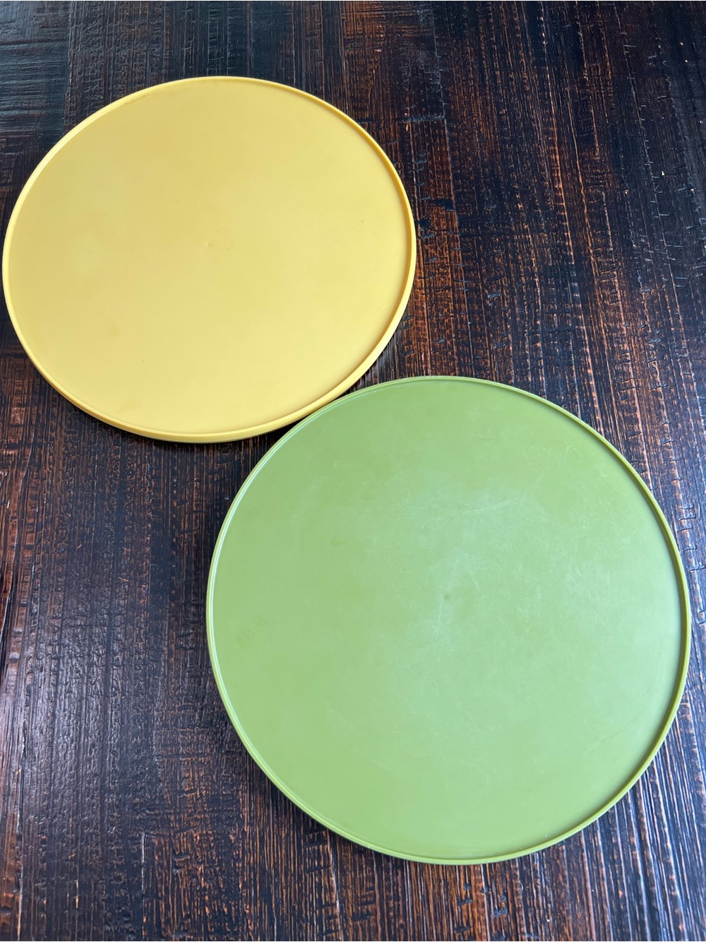 VTG Rubbermaid Lazy Susan 10.5”  Lot of 2 Avocado Green And Harvest Yellow